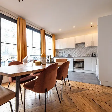 Mbm - Center Of Aparthotel Parigi